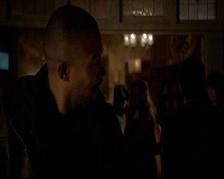 VampireDiariesWorld-dot-nl_TheOriginals_3x13HeartShapedBox2027.jpg