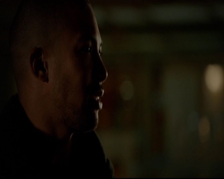 VampireDiariesWorld-dot-nl_TheOriginals_3x13HeartShapedBox2039.jpg