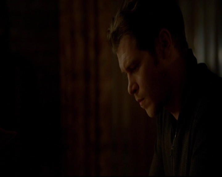 VampireDiariesWorld-dot-nl_TheOriginals_3x13HeartShapedBox2078.jpg