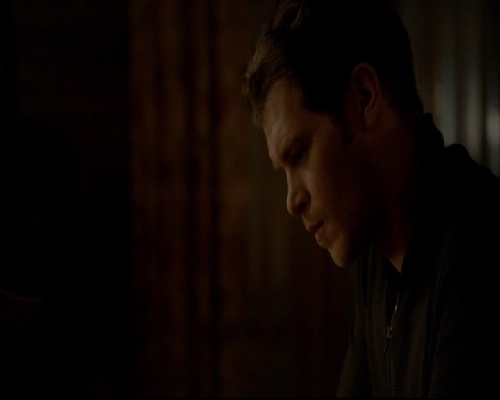 VampireDiariesWorld-dot-nl_TheOriginals_3x13HeartShapedBox2079.jpg