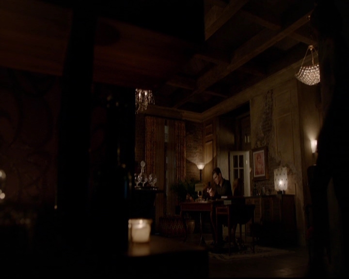 VampireDiariesWorld-dot-nl_TheOriginals_3x13HeartShapedBox2080.jpg