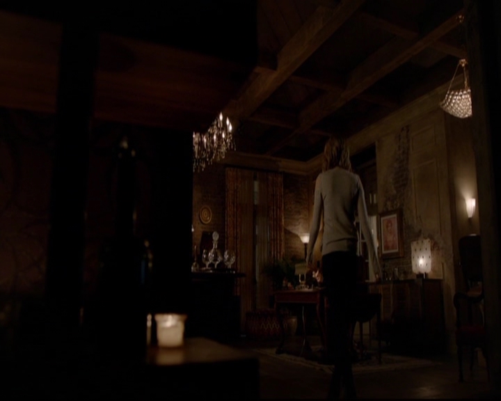 VampireDiariesWorld-dot-nl_TheOriginals_3x13HeartShapedBox2082.jpg