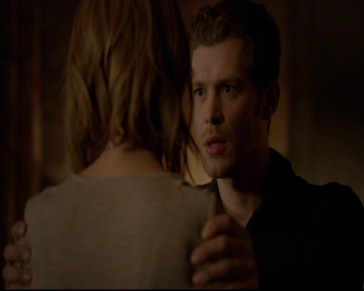 VampireDiariesWorld-dot-nl_TheOriginals_3x13HeartShapedBox2112.jpg