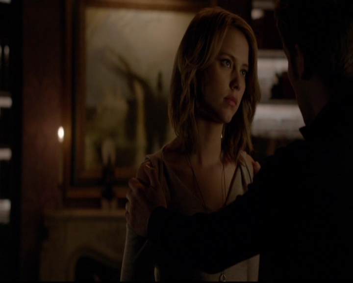 VampireDiariesWorld-dot-nl_TheOriginals_3x13HeartShapedBox2116.jpg