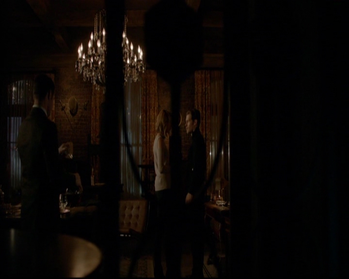 VampireDiariesWorld-dot-nl_TheOriginals_3x13HeartShapedBox2129.jpg