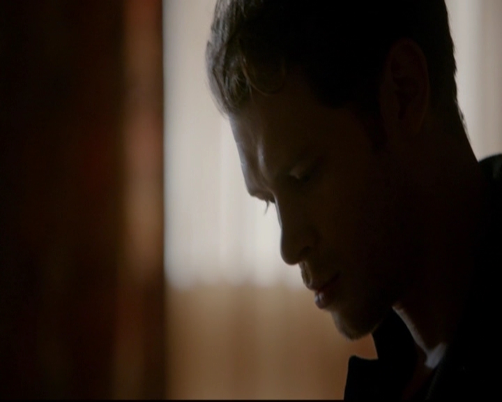 VampireDiariesWorld-dot-nl_TheOriginals_3x15AnOldFriendCalls0013.jpg