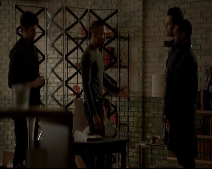 VampireDiariesWorld-dot-nl_TheOriginals_3x15AnOldFriendCalls0320.jpg