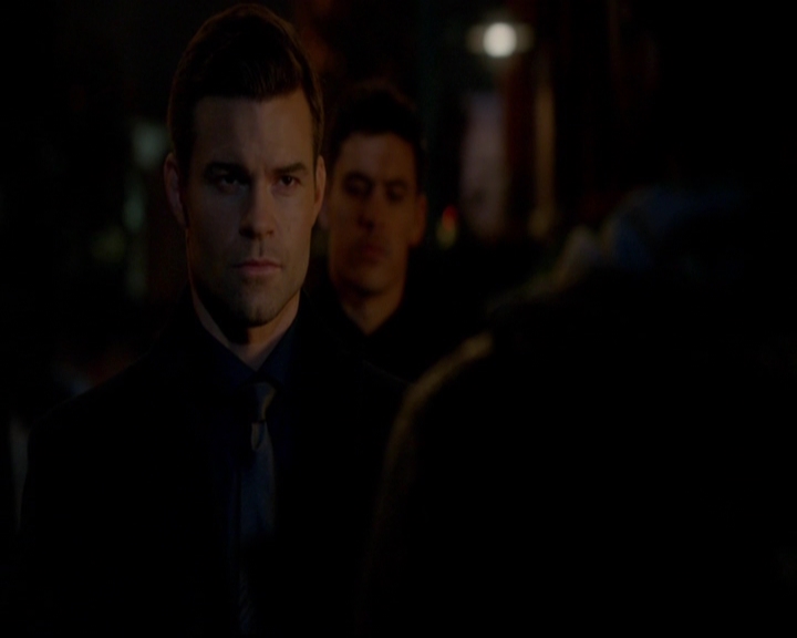 VampireDiariesWorld-dot-nl_TheOriginals_3x16AloneWithEverybody0102.jpg