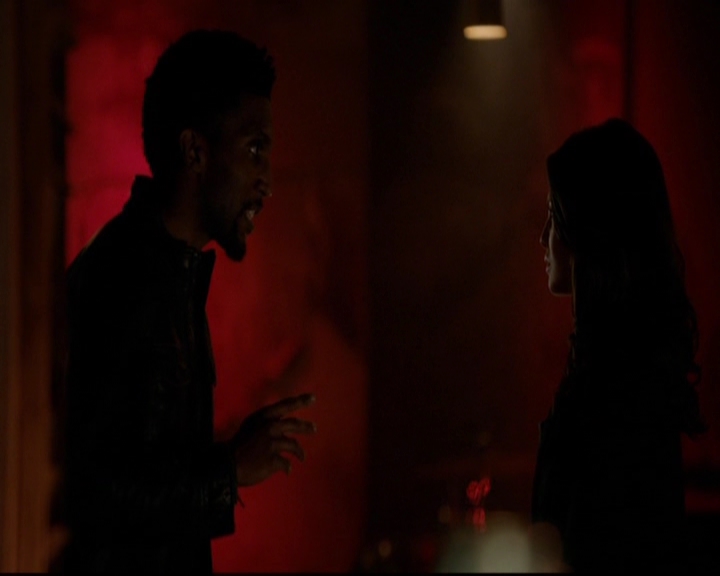 VampireDiariesWorld-dot-nl_TheOriginals_3x17BehindTheBlackHorizon2134.jpg