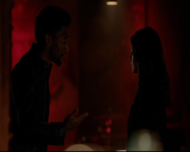 VampireDiariesWorld-dot-nl_TheOriginals_3x17BehindTheBlackHorizon2149.jpg