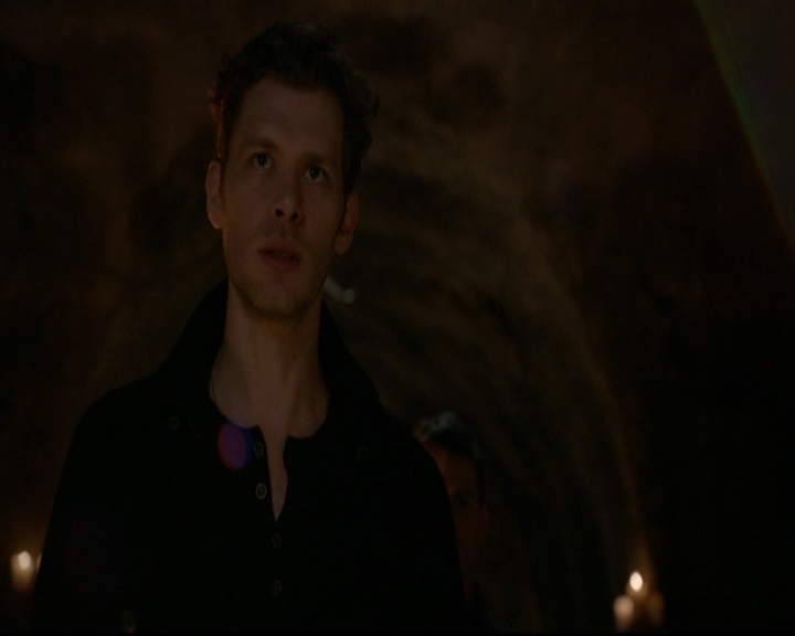 VampireDiariesWorld-dot-nl_TheOriginals_3x17BehindTheBlackHorizon2234.jpg