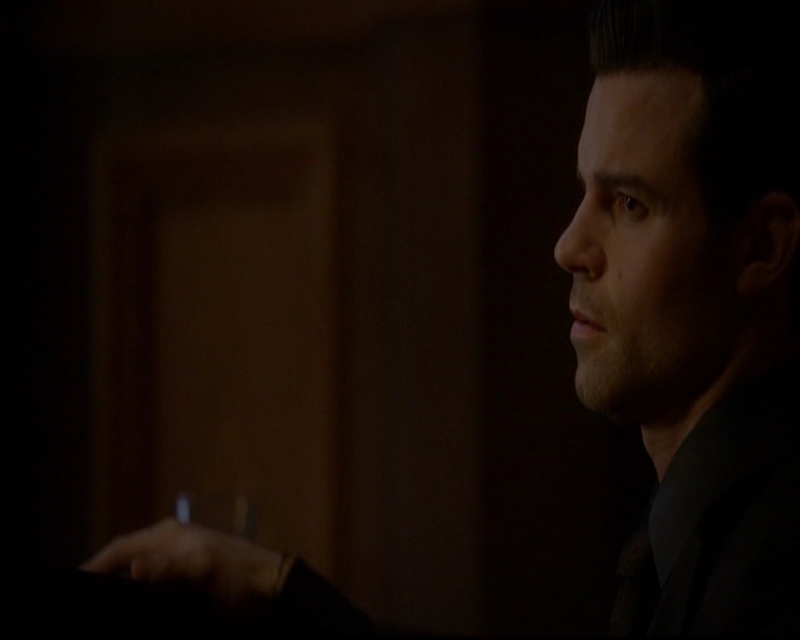 VampireDiariesWorld-dot-nl_TheOriginals_3x18TheDevilComesHereAndSighs1289.jpg