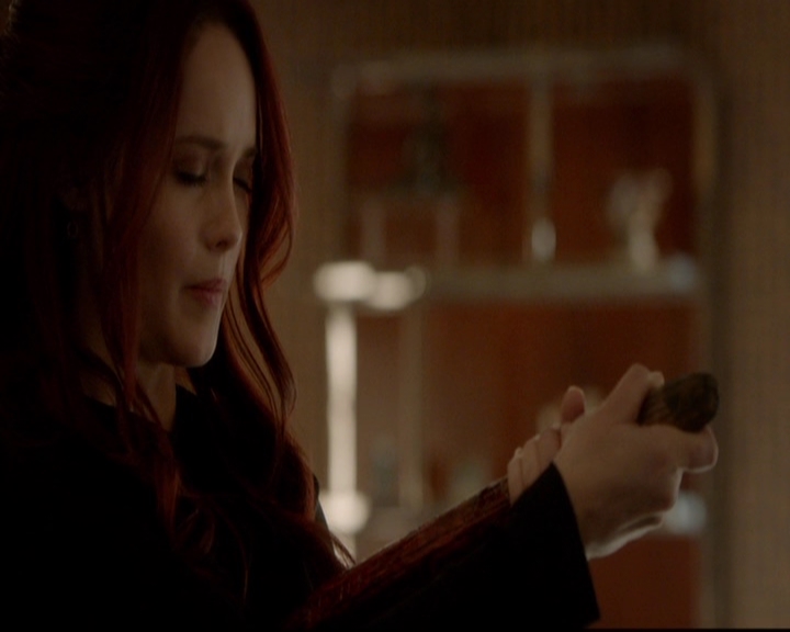 VampireDiariesWorld-dot-nl_TheOriginals_3x18TheDevilComesHereAndSighs1466.jpg