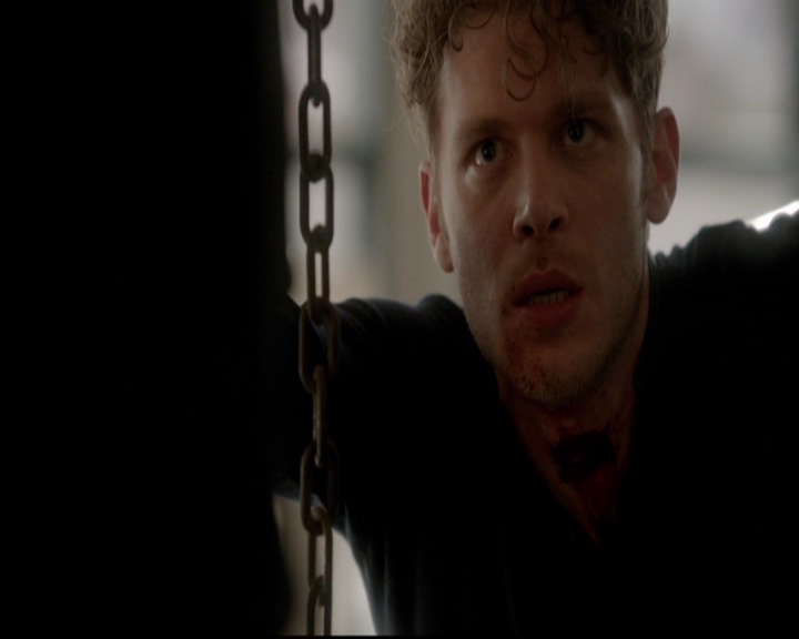 VampireDiariesWorld-dot-nl_TheOriginals_3x18TheDevilComesHereAndSighs1468.jpg