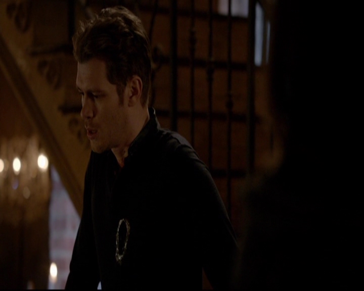 VampireDiariesWorld-dot-nl_TheOriginals_3x18TheDevilComesHereAndSighs2143.jpg