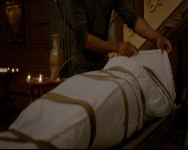 VampireDiariesWorld-dot-nl_TheOriginals_3x20WhereNothingStaysBuried0166.jpg