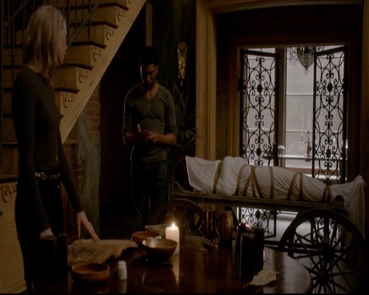 VampireDiariesWorld-dot-nl_TheOriginals_3x20WhereNothingStaysBuried0213.jpg