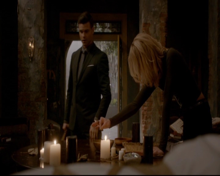 VampireDiariesWorld-dot-nl_TheOriginals_3x20WhereNothingStaysBuried0233.jpg