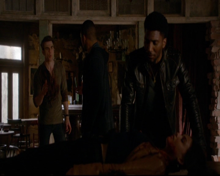 VampireDiariesWorld-dot-nl_TheOriginals_3x20WhereNothingStaysBuried0257.jpg