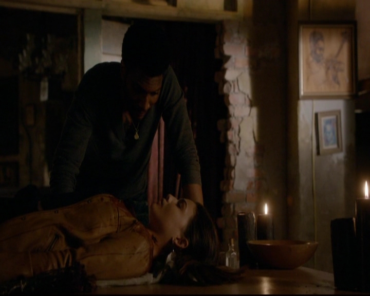 VampireDiariesWorld-dot-nl_TheOriginals_3x20WhereNothingStaysBuried0377.jpg