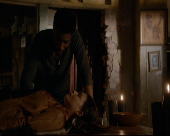 VampireDiariesWorld-dot-nl_TheOriginals_3x20WhereNothingStaysBuried0378.jpg