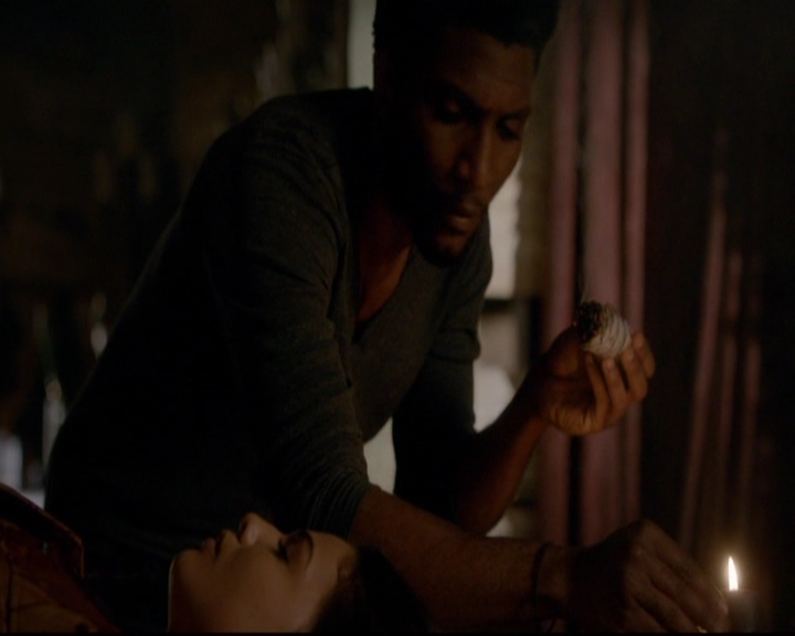 VampireDiariesWorld-dot-nl_TheOriginals_3x20WhereNothingStaysBuried0591.jpg