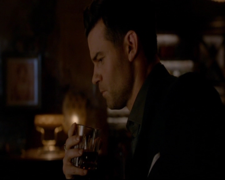 VampireDiariesWorld-dot-nl_TheOriginals_3x20WhereNothingStaysBuried2002.jpg
