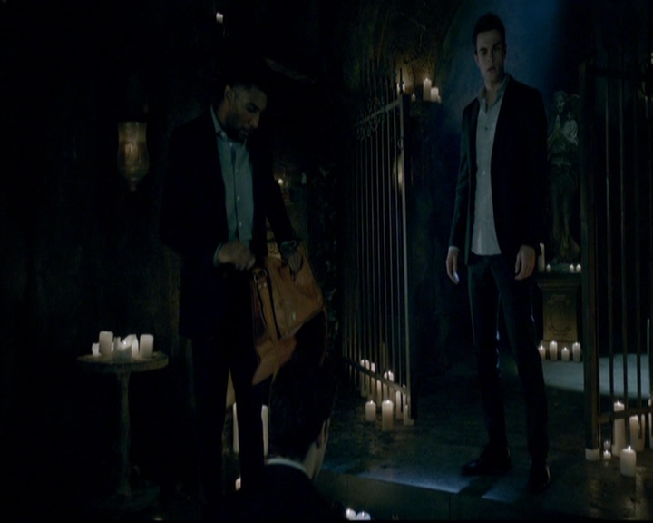 VampireDiariesWorld-dot-nl_TheOriginals_3x21GiveEmHellKid1544.jpg