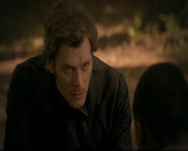 VampireDiariesWorld-dot-nl_TheOriginals_3x22TheBloodyCrown0010.jpg