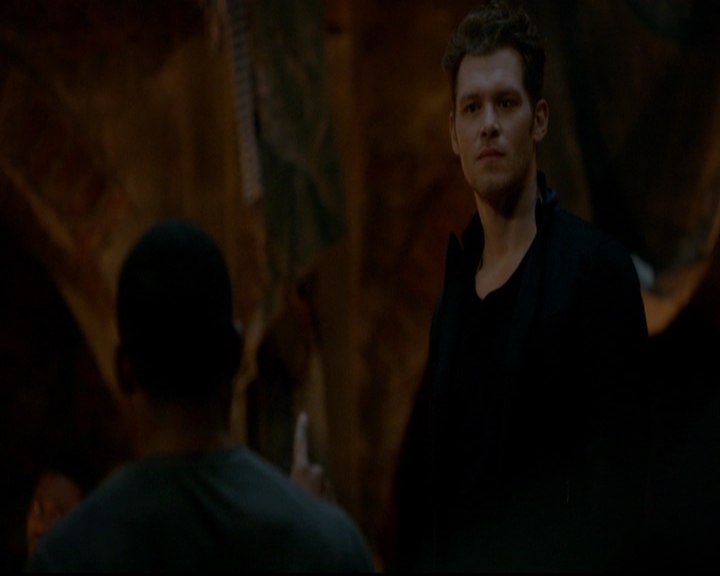 VampireDiariesWorld-dot-nl_TheOriginals_3x22TheBloodyCrown1288.jpg