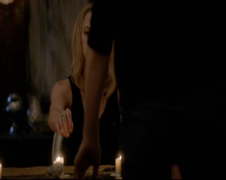 VampireDiariesWorld-dot-nl_TheOriginals_3x22TheBloodyCrown1943.jpg