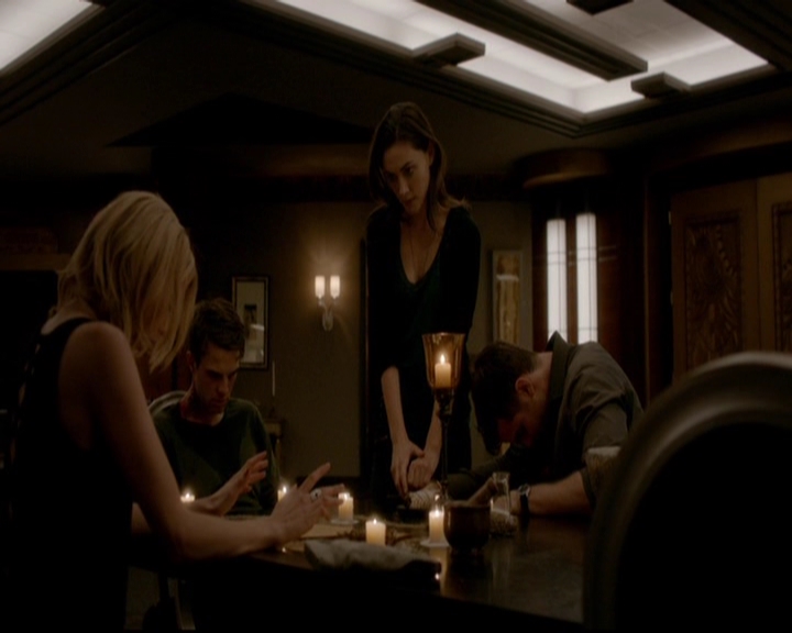 VampireDiariesWorld-dot-nl_TheOriginals_3x22TheBloodyCrown1952.jpg