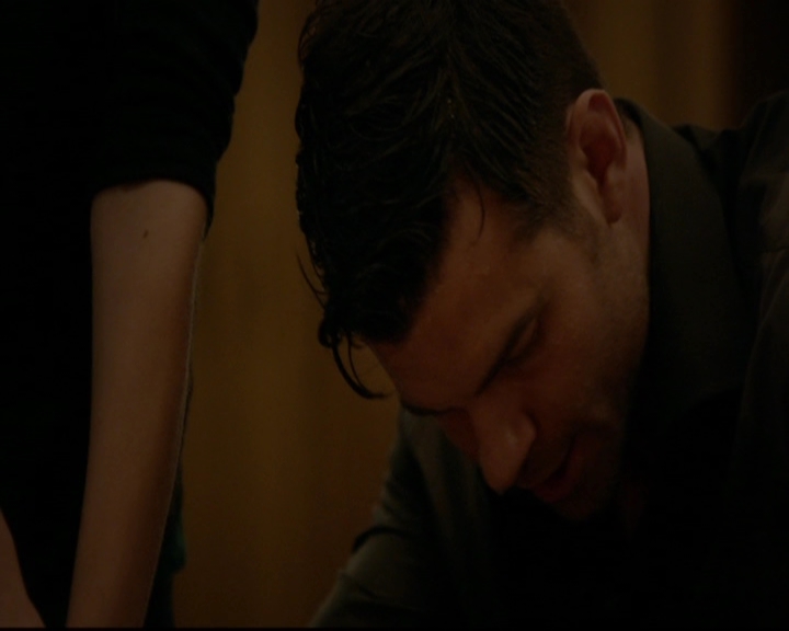 VampireDiariesWorld-dot-nl_TheOriginals_3x22TheBloodyCrown1975.jpg