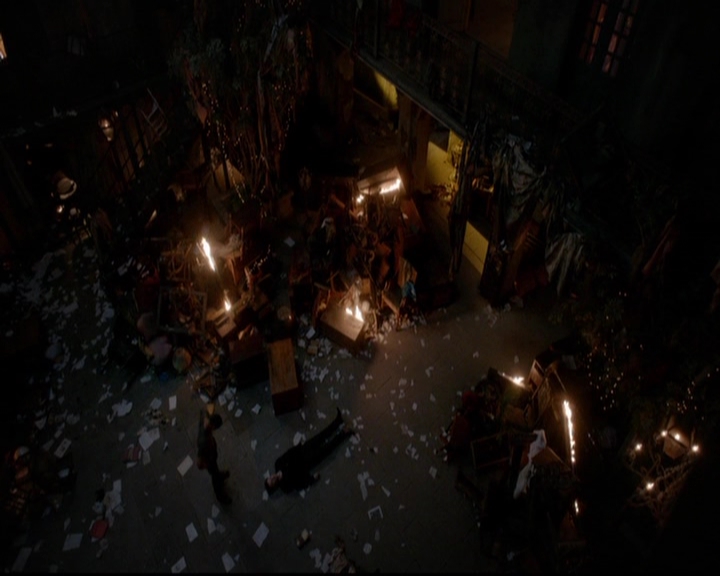 VampireDiariesWorld-dot-nl_TheOriginals_3x22TheBloodyCrown1992.jpg