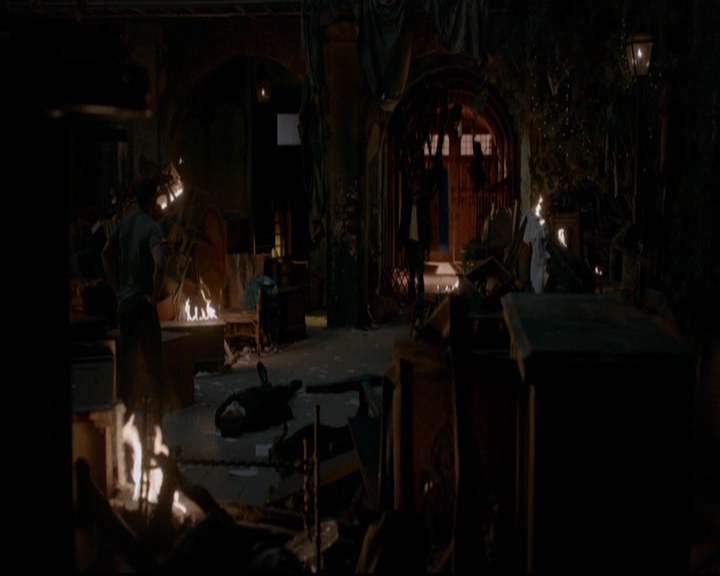 VampireDiariesWorld-dot-nl_TheOriginals_3x22TheBloodyCrown2004.jpg