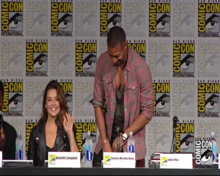 VampireDiariesWorld-dot-nl_TheOriginals_Season3-2015ComicConPanel0060.jpg