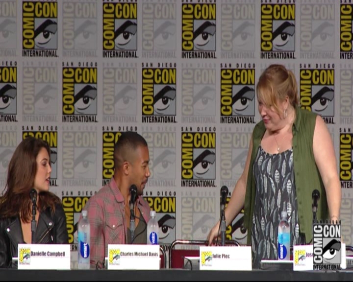 VampireDiariesWorld-dot-nl_TheOriginals_Season3-2015ComicConPanel0069.jpg