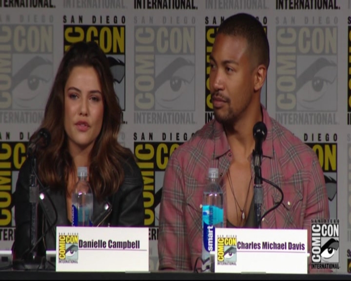 VampireDiariesWorld-dot-nl_TheOriginals_Season3-2015ComicConPanel0836.jpg