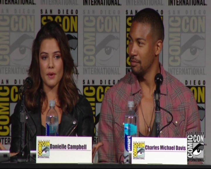 VampireDiariesWorld-dot-nl_TheOriginals_Season3-2015ComicConPanel0844.jpg