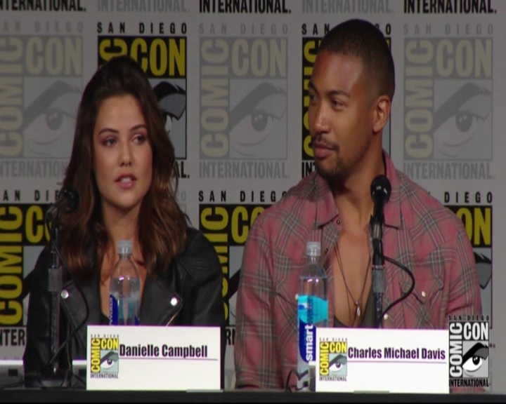 VampireDiariesWorld-dot-nl_TheOriginals_Season3-2015ComicConPanel0845.jpg