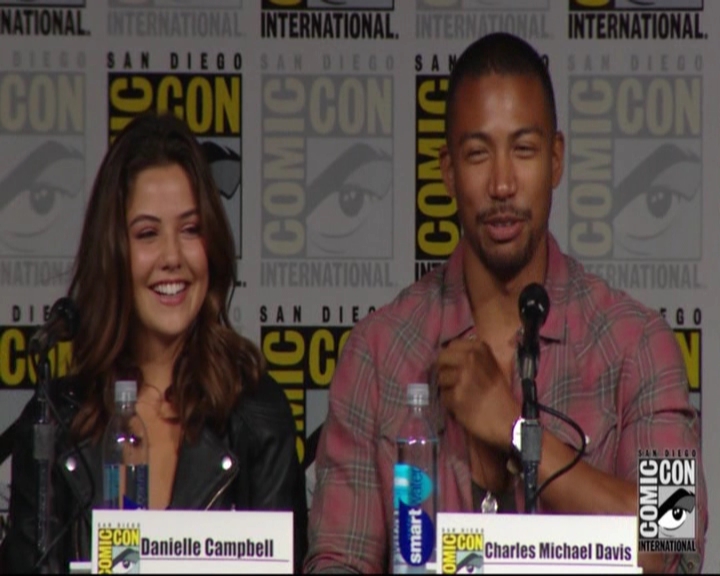 VampireDiariesWorld-dot-nl_TheOriginals_Season3-2015ComicConPanel1173.jpg