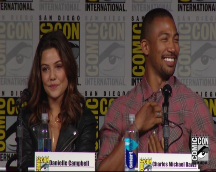 VampireDiariesWorld-dot-nl_TheOriginals_Season3-2015ComicConPanel1188.jpg