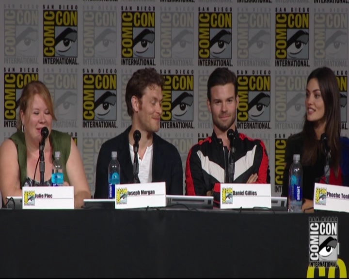 VampireDiariesWorld-dot-nl_TheOriginals_Season3-2015ComicConPanel1573.jpg