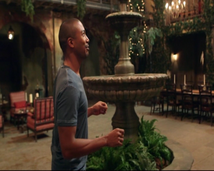 VampireDiariesWorld-dot-nl_TheOriginals_Season3CharlesMichaelDavisinTheBigEasy0230.jpg