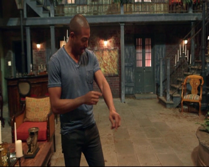 VampireDiariesWorld-dot-nl_TheOriginals_Season3CharlesMichaelDavisinTheBigEasy0268.jpg