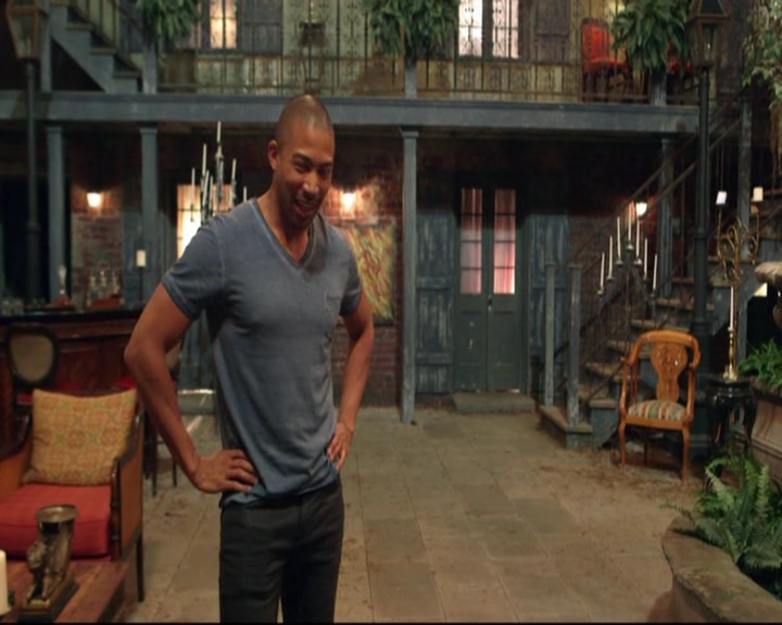 VampireDiariesWorld-dot-nl_TheOriginals_Season3CharlesMichaelDavisinTheBigEasy0277.jpg