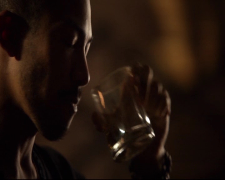 VampireDiariesWorld-dot-nl_TheOriginals_Season3CharlesMichaelDavisinTheBigEasy0316.jpg