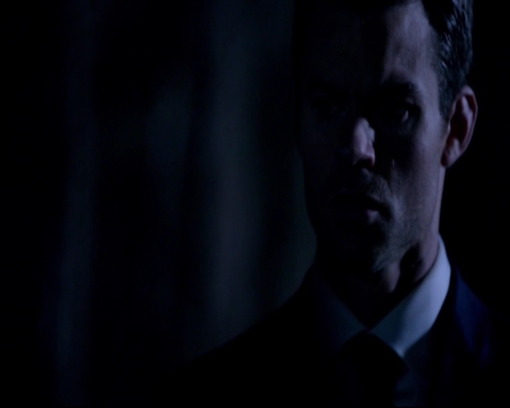 VampireDiariesWorld-dot-nl_TheOriginals_3x01FortheNextMillennium-deletedscenes0046.jpg