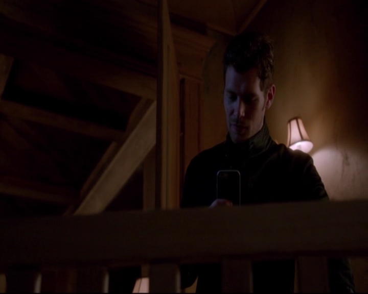 VampireDiariesWorld-dot-nl_TheOriginals_3x02YouHungTheMoon-deletedscenes0019.jpg