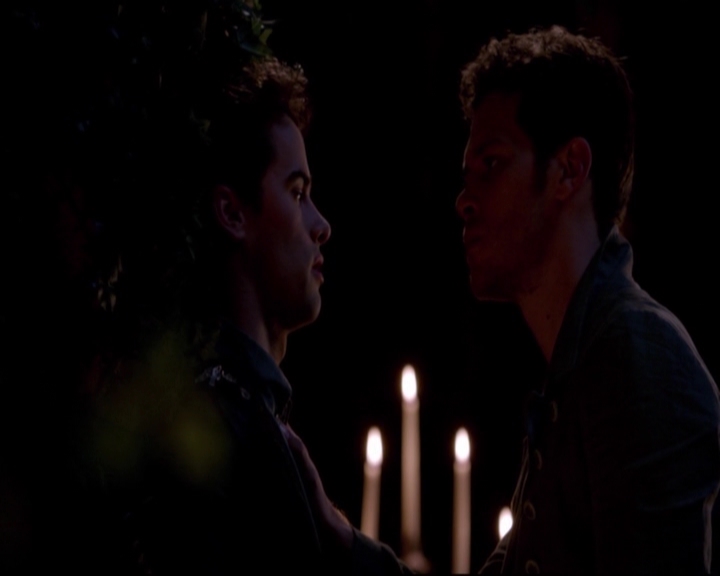 VampireDiariesWorld-dot-nl_TheOriginals_3x04AWalkOnTheWildSide-deletedscenes0071.jpg